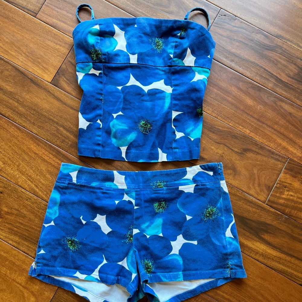 Vintage Guess matching top & shorts cuteness!